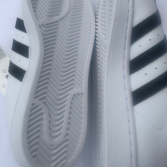 Adidas Superstar Sneaker - Picture 2 of 3